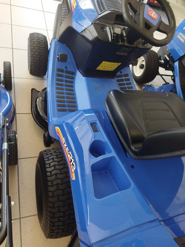 Trattorino rasaerba professionale SXE 213