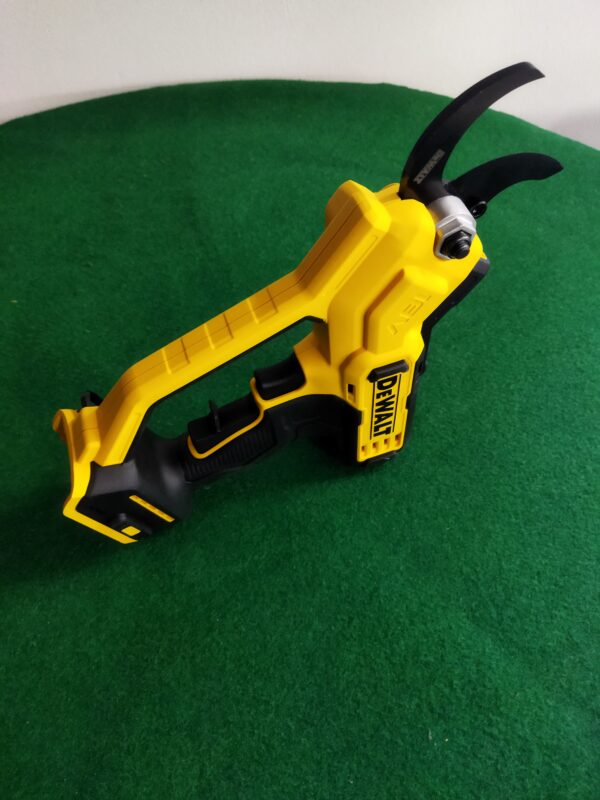 Cesoia per potatura a batteria DEWALT 18V (DCMPP568N-XJ)