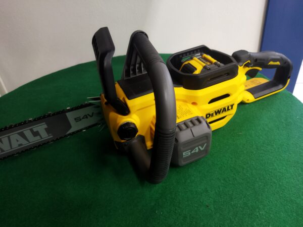 Elettrosega a batteria DEWALT XR 54V FLEXVOLT (DCMCS575N-X)